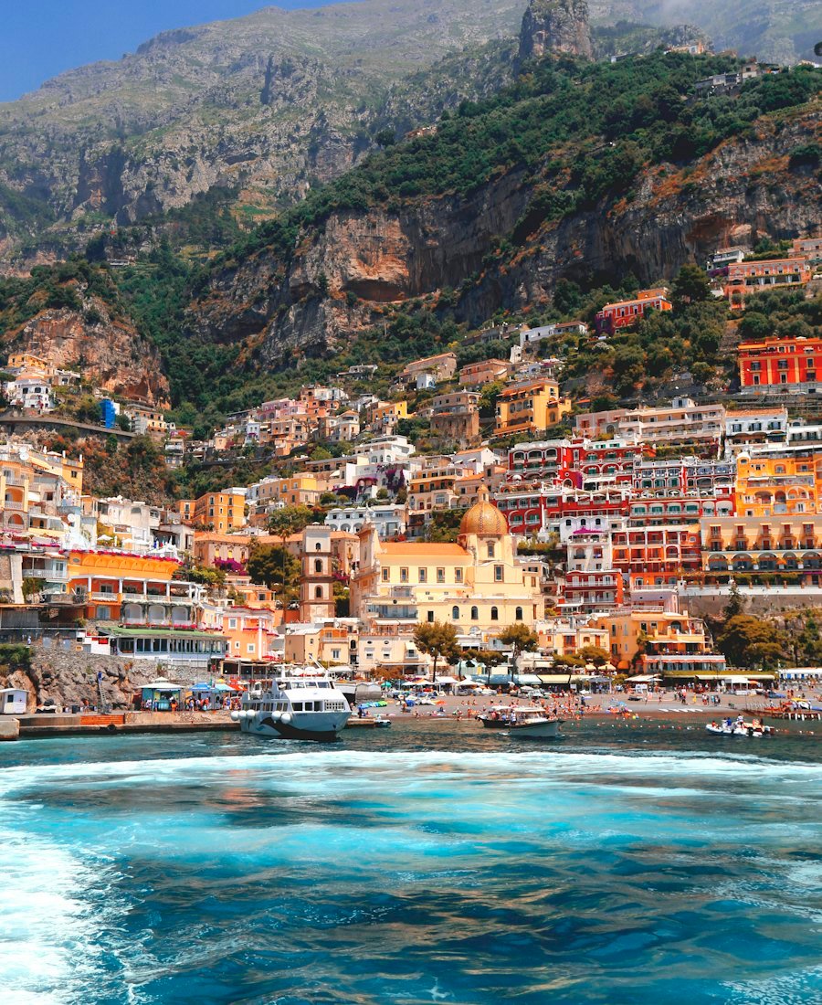Pastel houses cascading down the cliffs of Positano on the Amalfi Coast